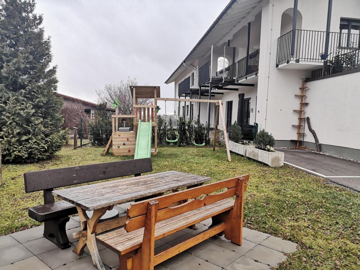 Ferienwohnungen Neukirchen Neukirchen am Teisenberg Bagian luar foto